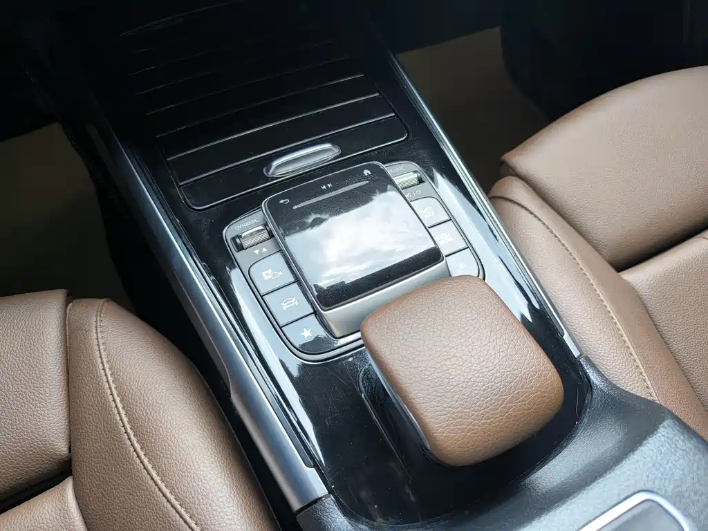 Mercedes-Benz GLB 2021 — фото 16