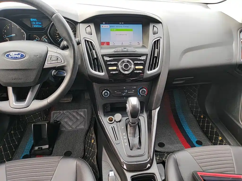 Ford Focus 2019 — фото 13