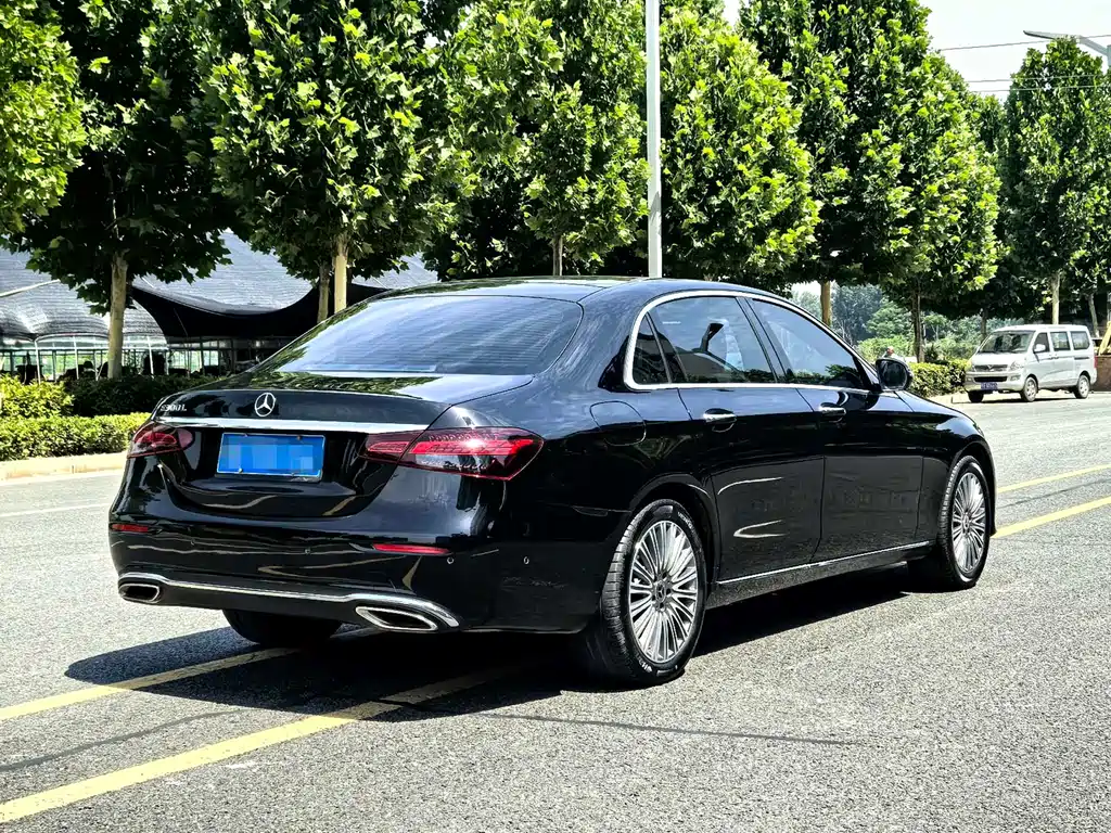Mercedes-Benz E-Class 2022 — фото 7