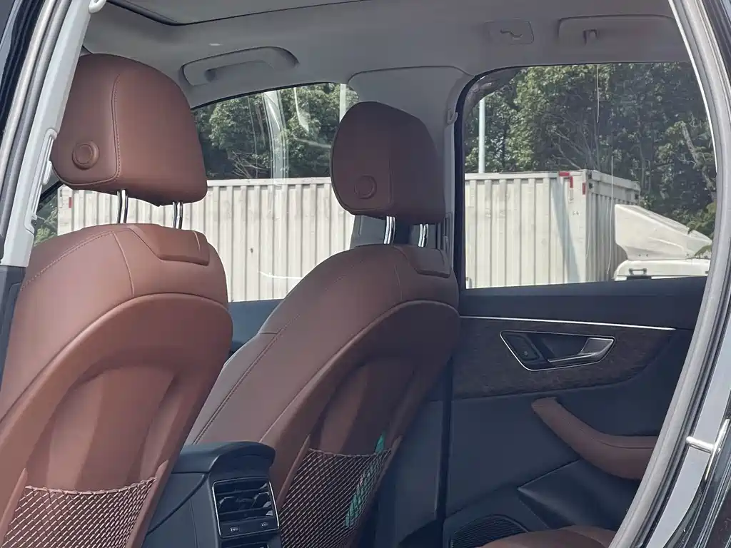 Audi Q7 2023 — фото 12