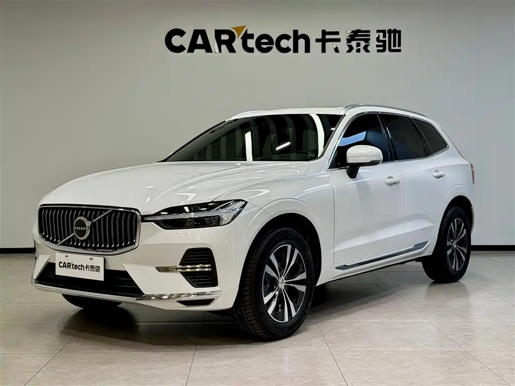 Volvo XC60 2025 — фото 1