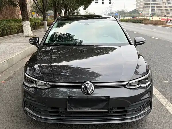 Volkswagen Golf 2021