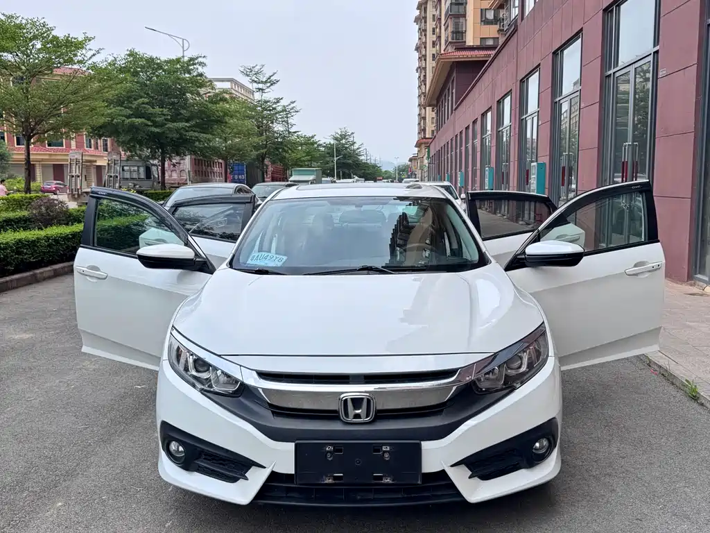 Honda Civic 2018 — фото 8