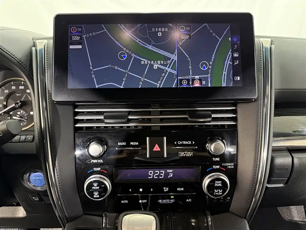 Lexus LM 2020 — фото 13