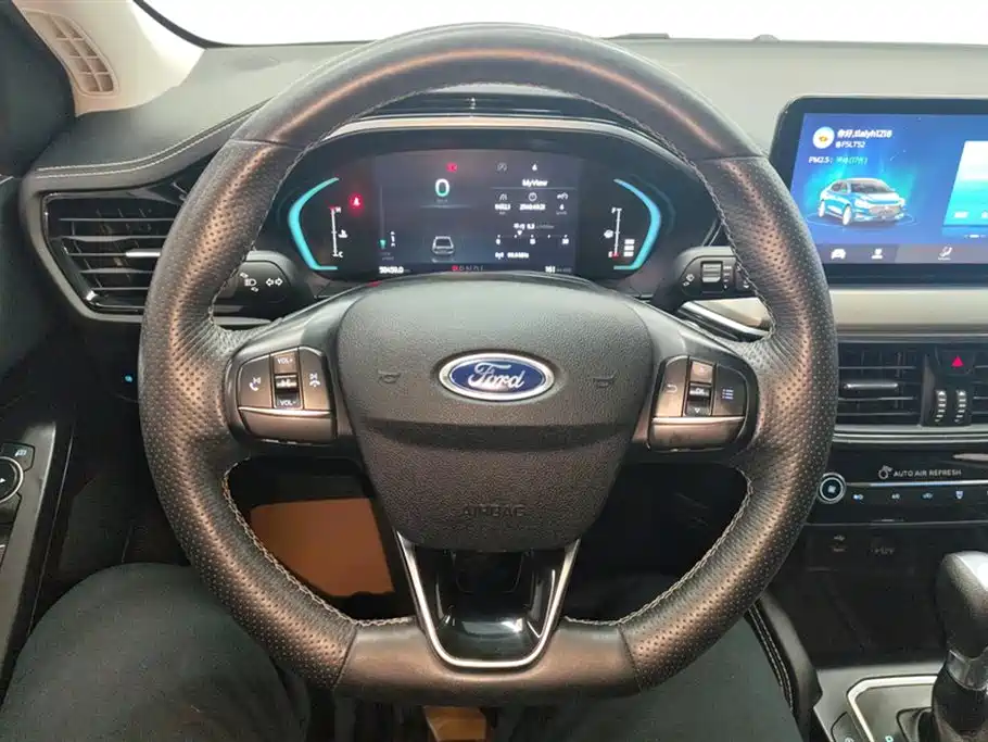Ford Focus 2021 — фото 15
