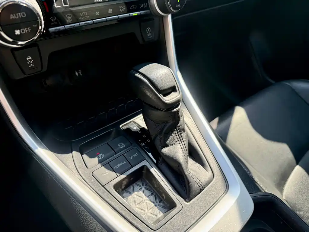 Toyota Wildlander 2021 — фото 13