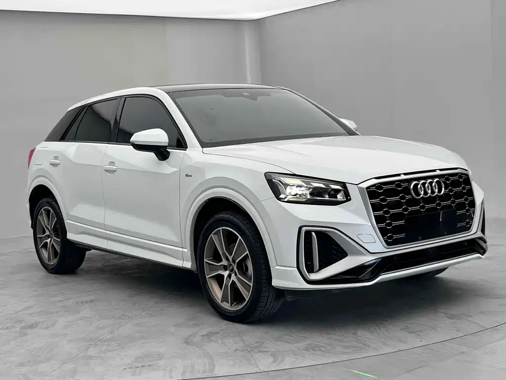 Audi Q2L 2022 — фото 3