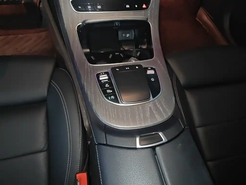 Mercedes-Benz E-Class 2022 — фото 14