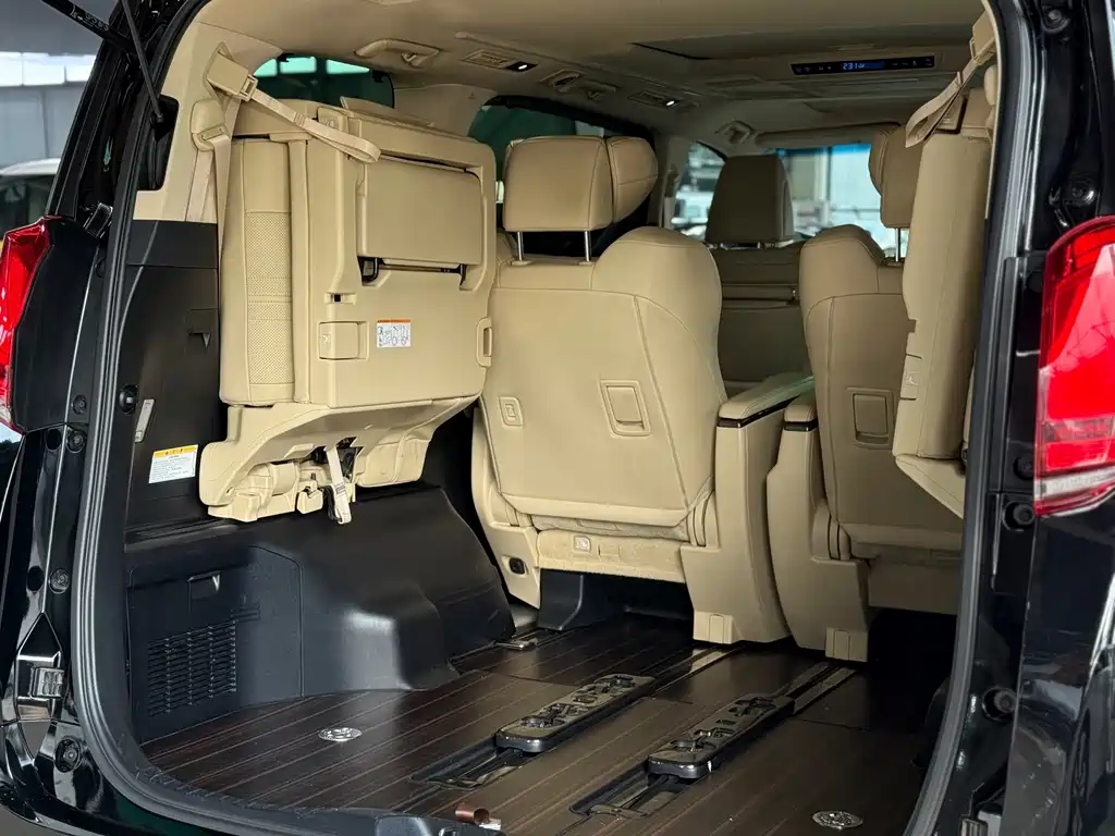 Toyota Alphard 2020 — фото 22