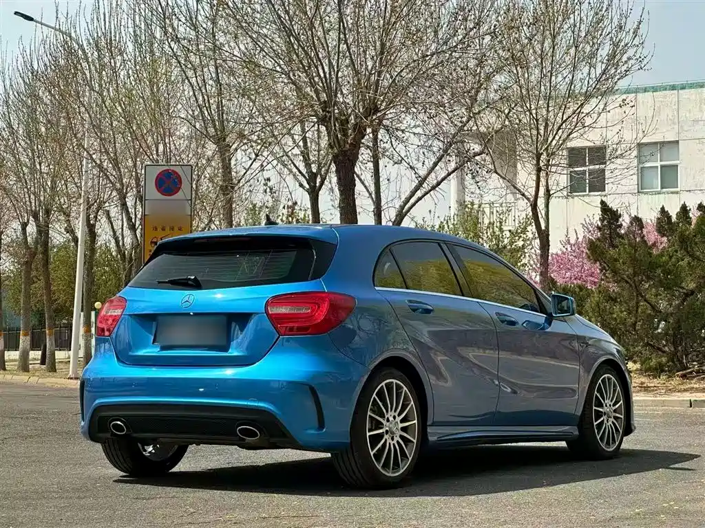 Mercedes-Benz A-Class 2015 — фото 13