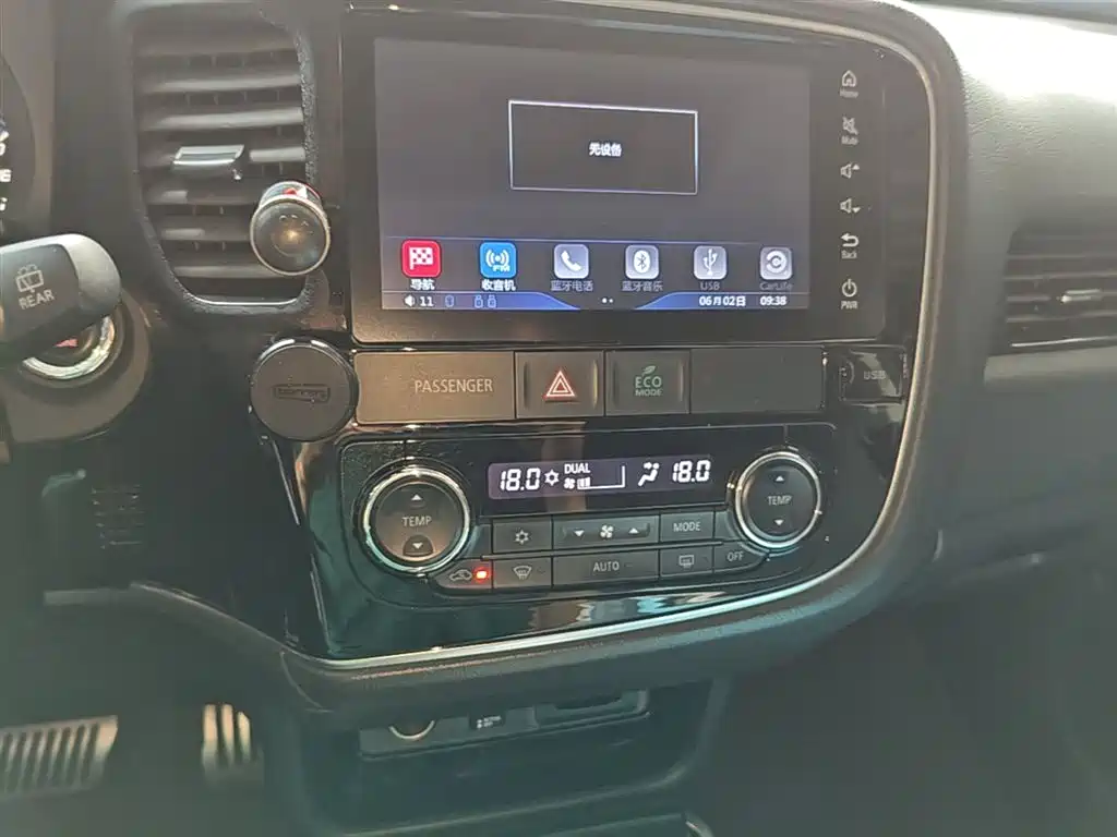 Mitsubishi Outlander 2018 — фото 13