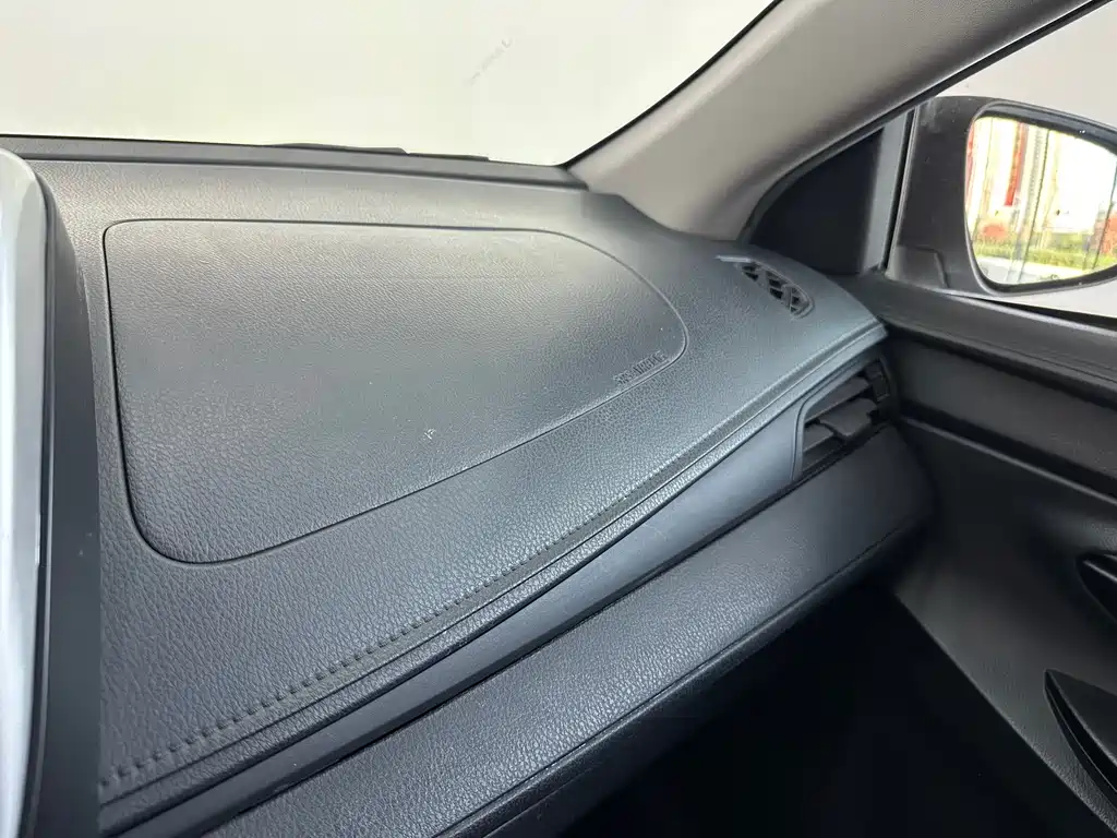 Toyota Yaris L 2020 — фото 9