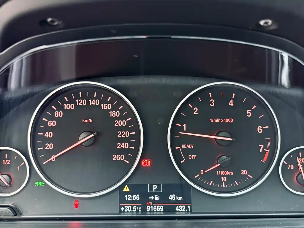BMW 3 Series 2017 — фото 22