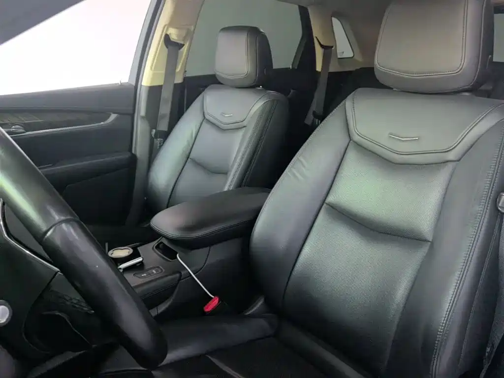 Cadillac XT5 2018 — фото 15