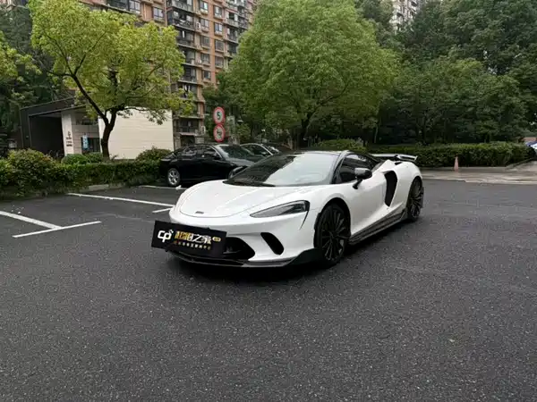 McLaren GT 2023