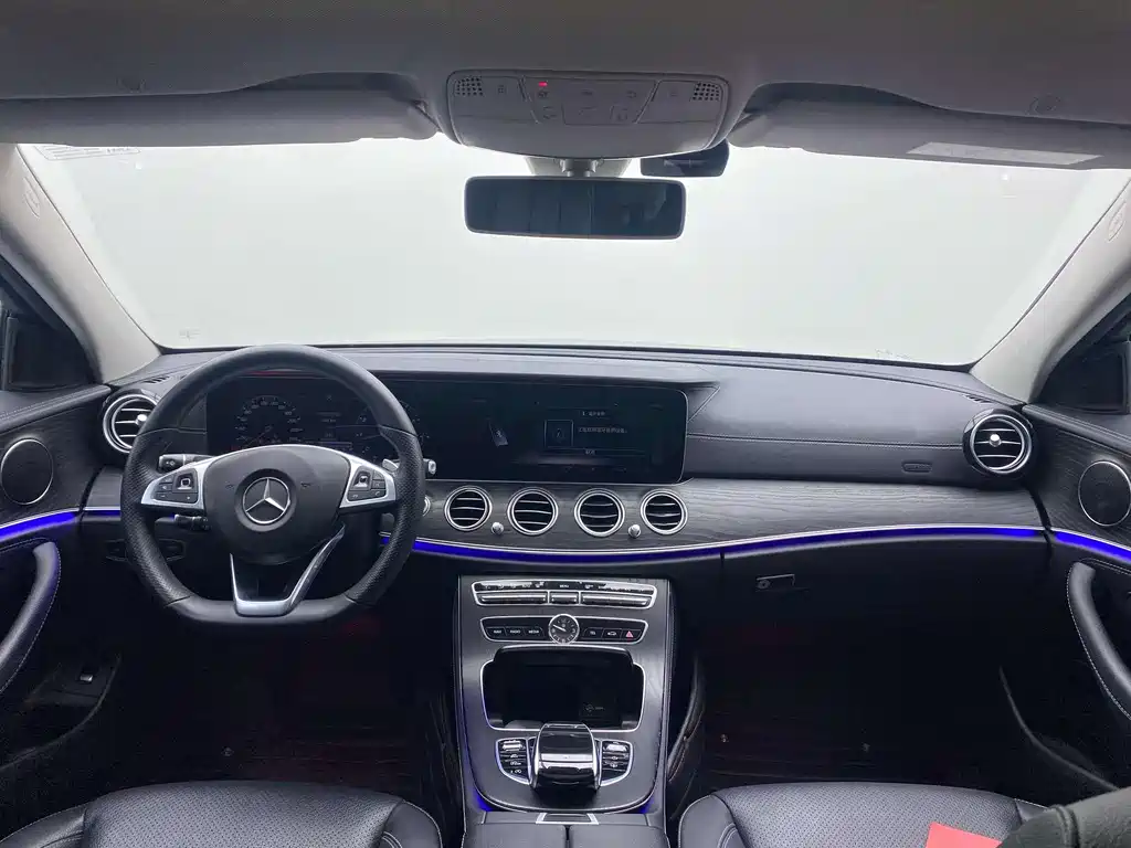 Mercedes-Benz E-Class 2018 — фото 20
