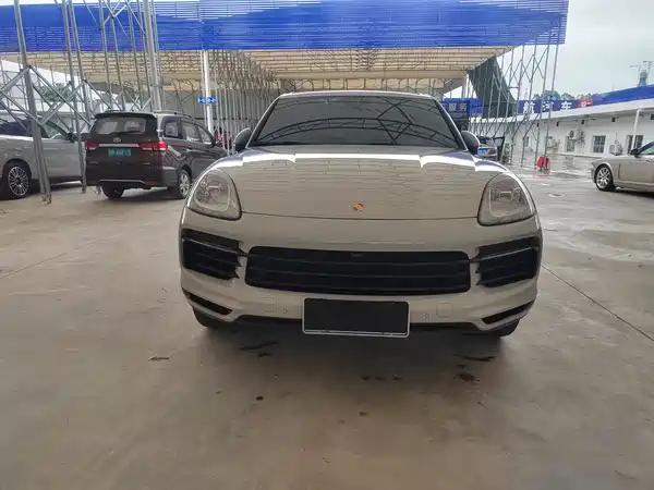 Porsche Cayenne 2021