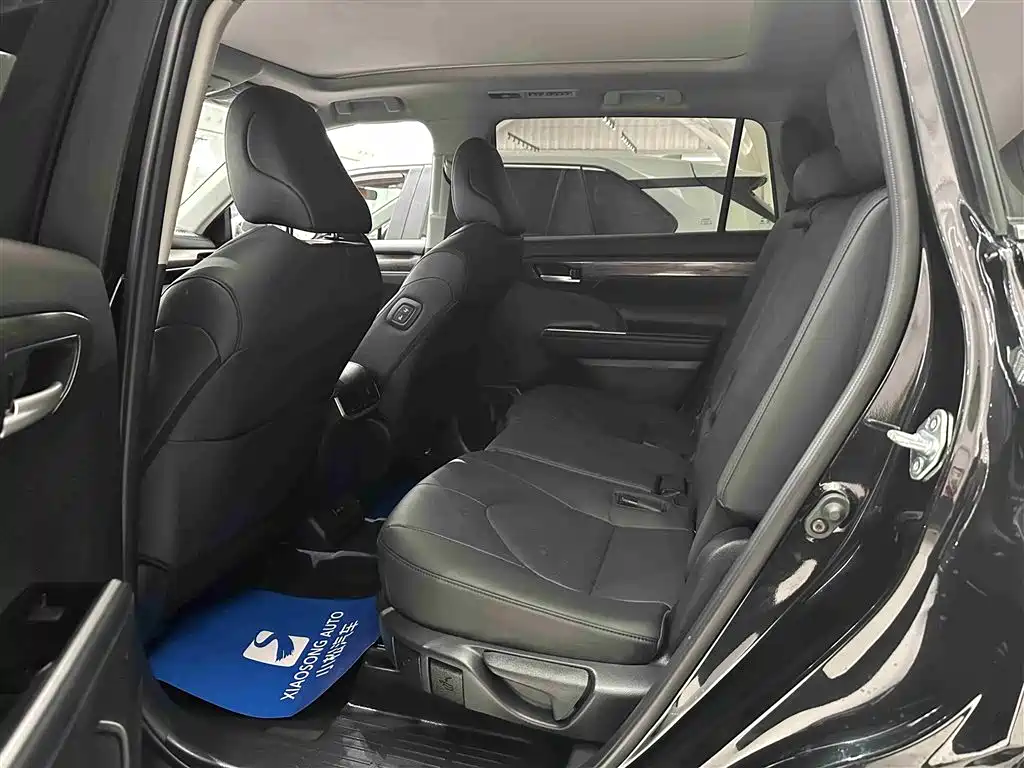 Toyota Highlander 2025 — фото 18