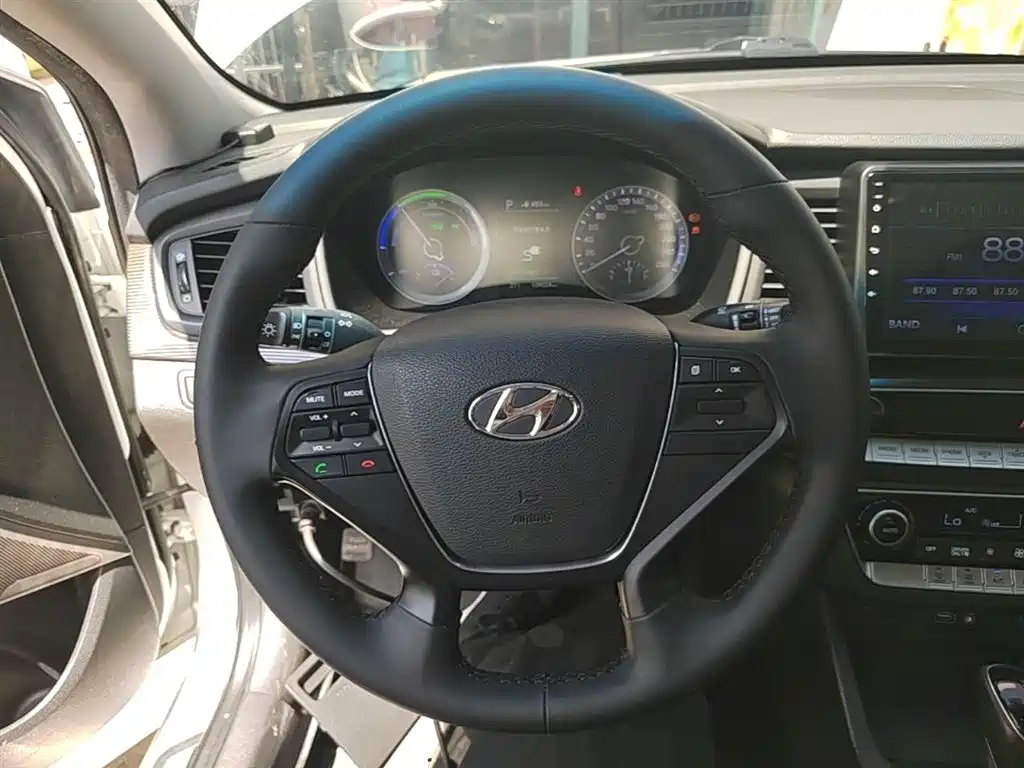 Hyundai Sonata PHEV 2019 — фото 11
