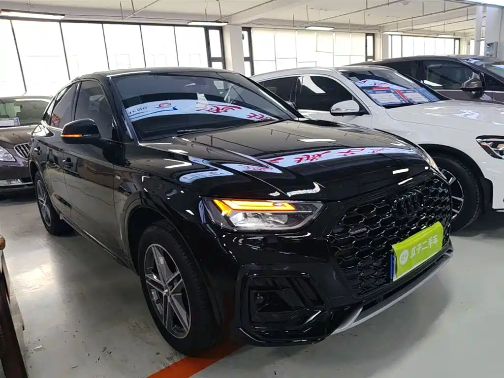Audi Q5L Sportback 2023 — фото 4