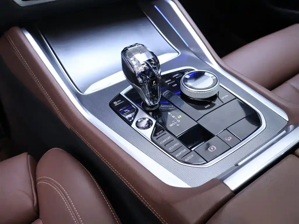 BMW X6 2021 — фото 12