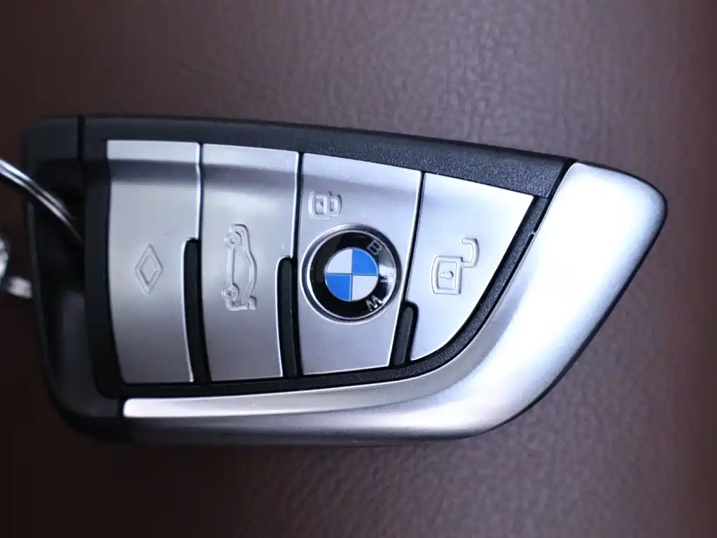 BMW X6 2021 — фото 25