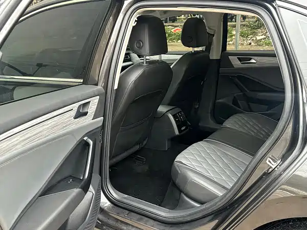 Volkswagen Sagitar 2022