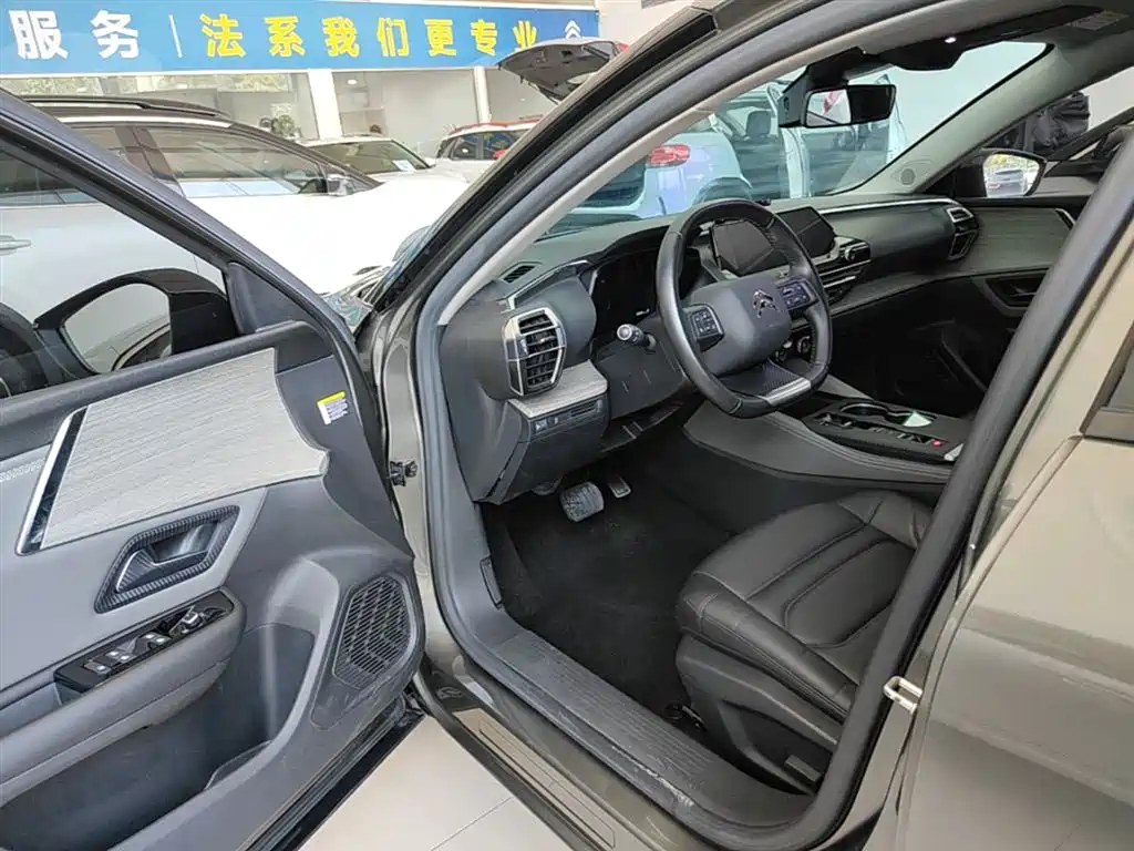 Citroen C5 X 2023 — фото 16