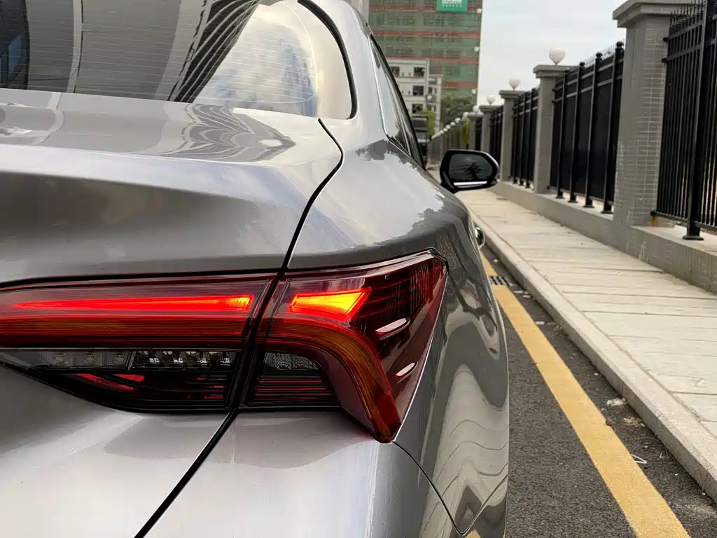 Toyota Avalon 2022 — фото 12