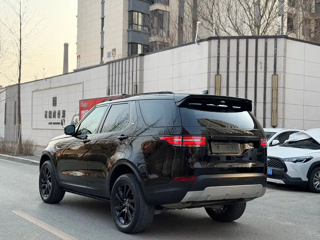 Land Rover Discovery 2018 — фото 6