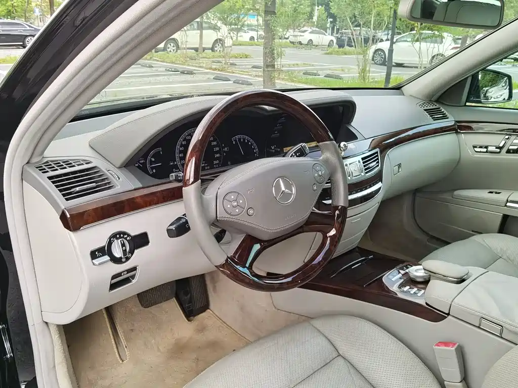 Mercedes-Benz S-Class 2010 — фото 9