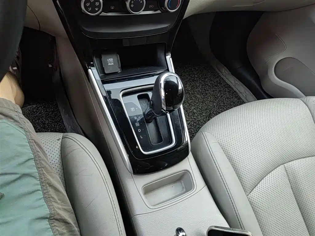 Nissan Sylphy 2016 — фото 14