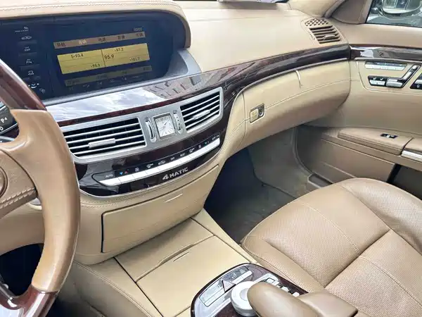 Mercedes-Benz S-Class 2008