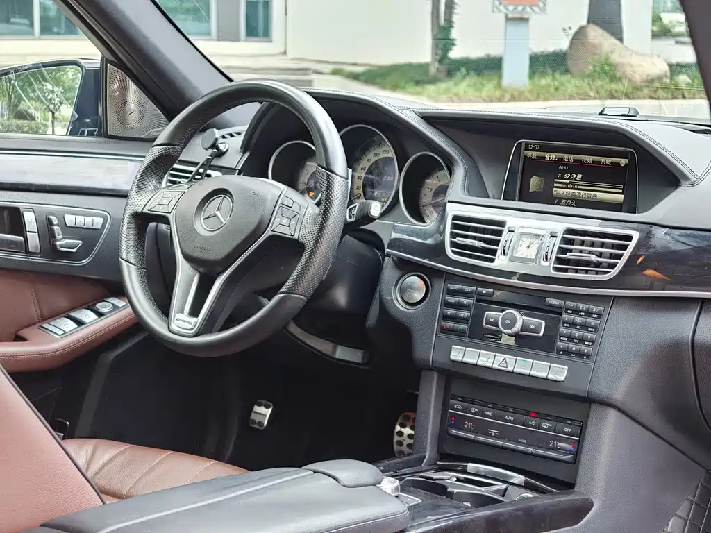 Mercedes-Benz E-Class 2014 — фото 13