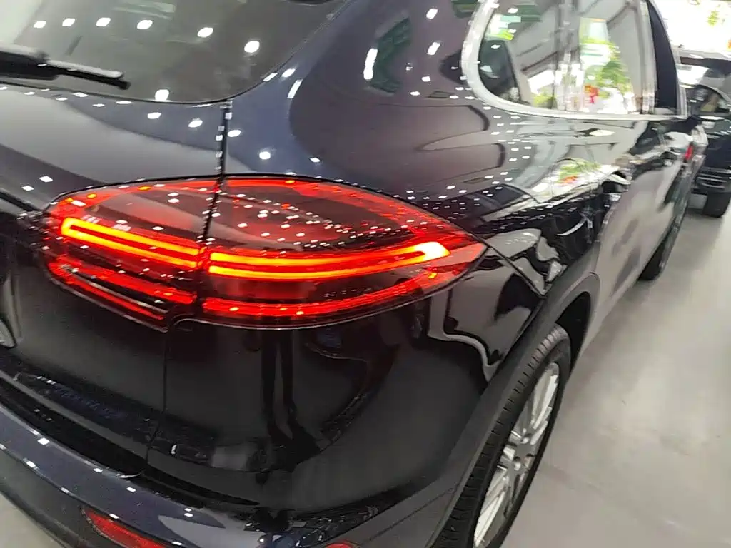 Porsche Cayenne 2016 — фото 8