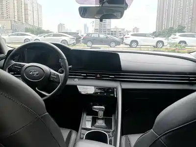 Hyundai Elantra 2022
