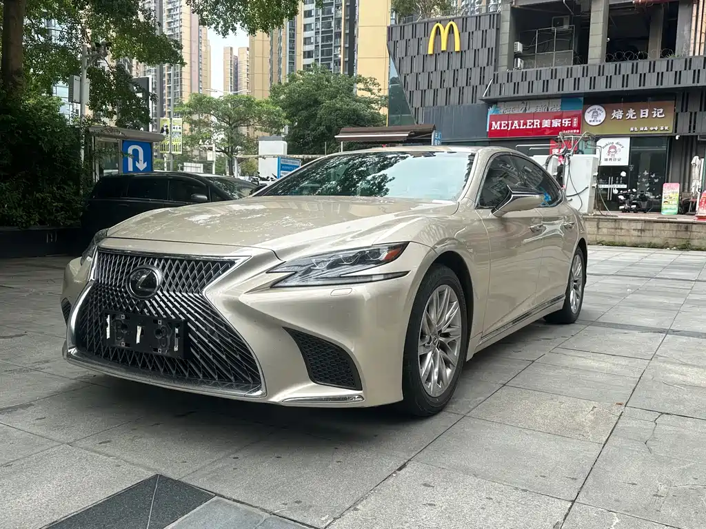 Lexus LS 2018