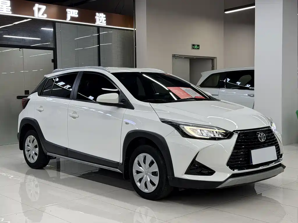 Toyota Yaris L 2022