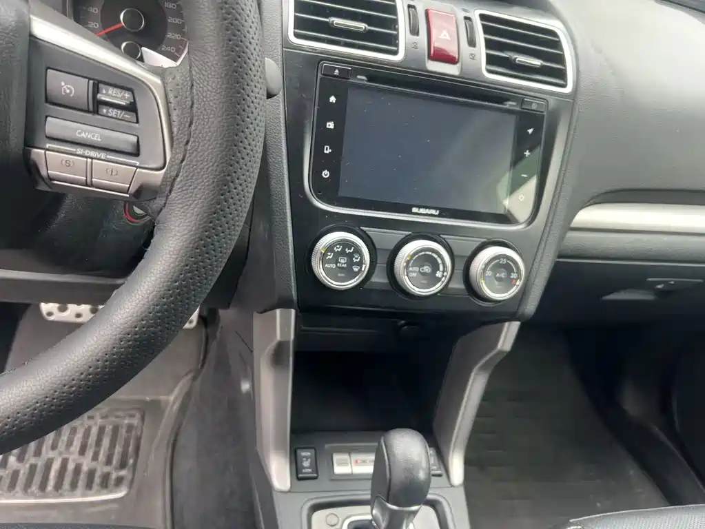 Subaru Forester 2015 — фото 8