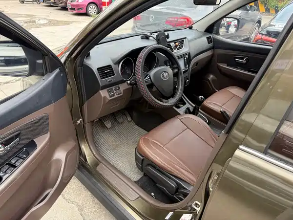 FAW Senya S80 2015