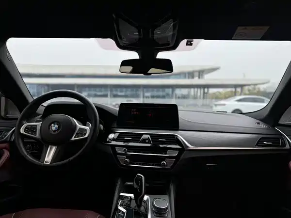 BMW 5 Series 2021