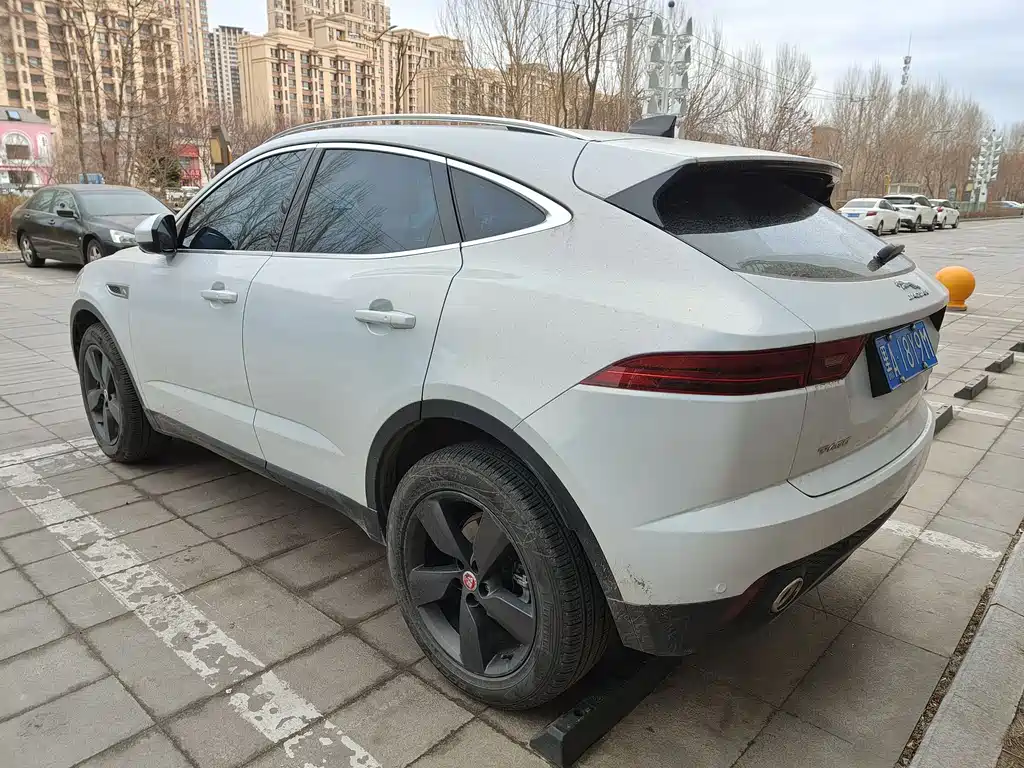 Jaguar E-PACE 2024 — фото 6