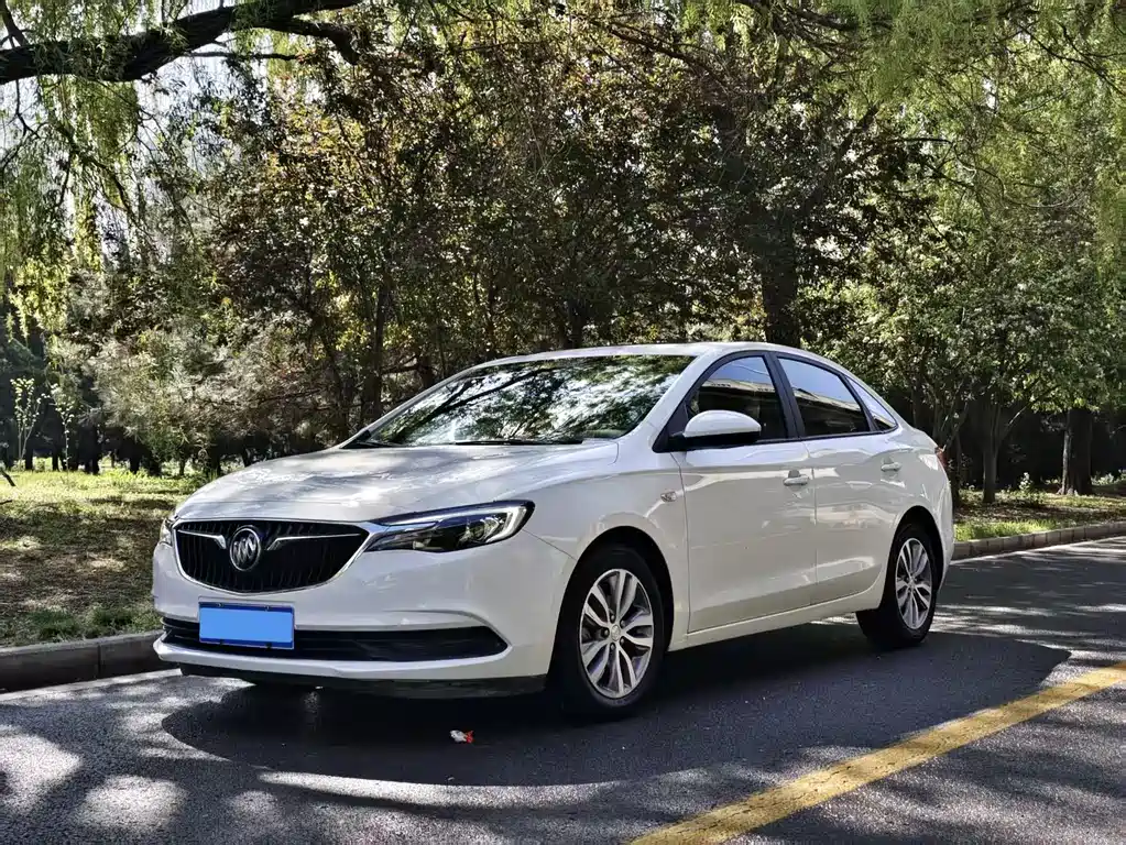 Buick Excelle 2023 — фото 1