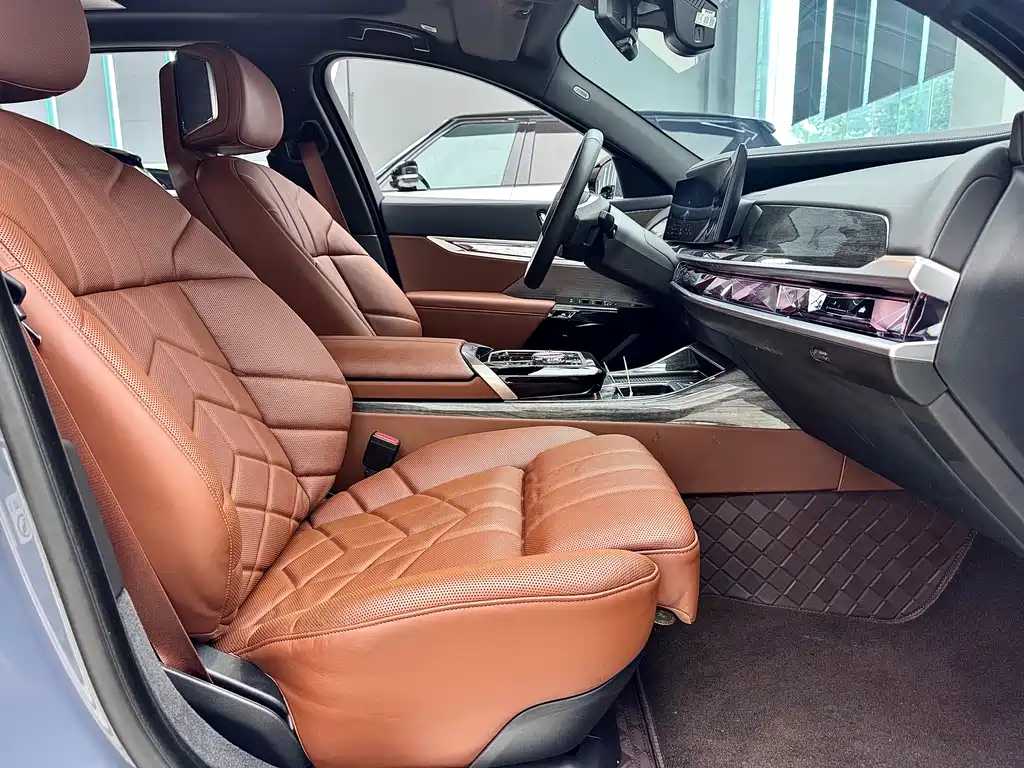 BMW i7 2023 — фото 12