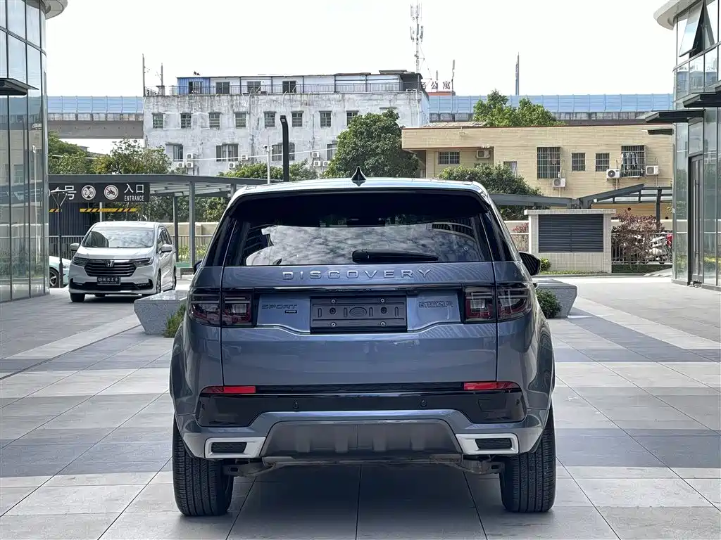 Land Rover Discovery Sport 2023 — фото 5
