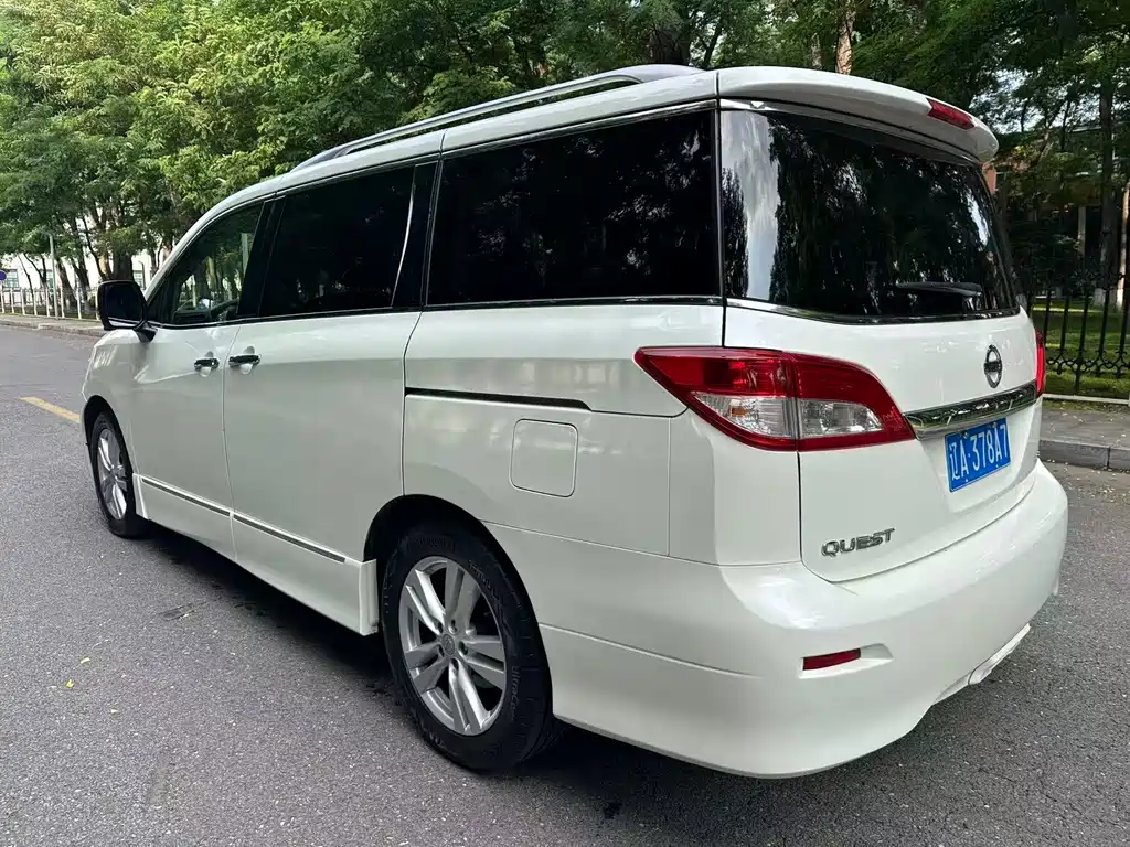 Nissan Quest 2016