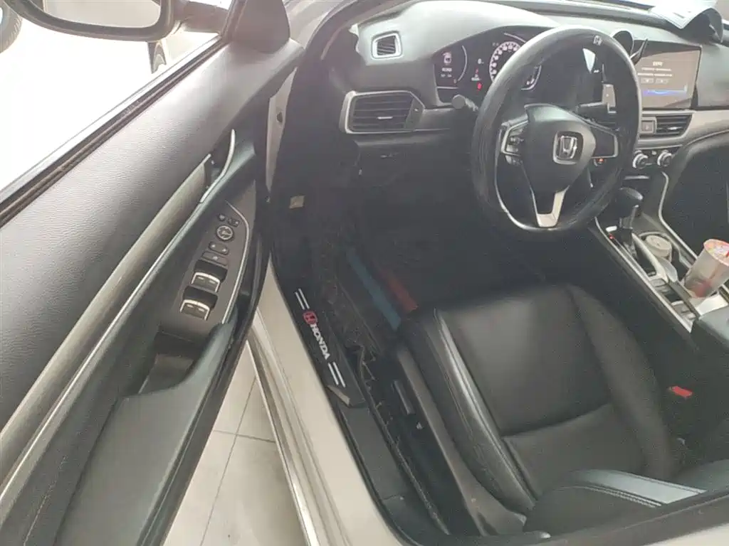 Honda Accord 2022 — фото 16
