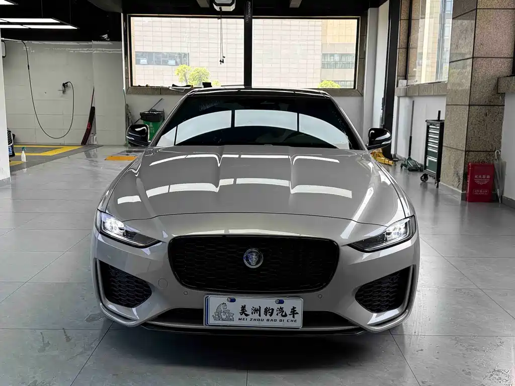 Jaguar XEL 2025 — фото 2