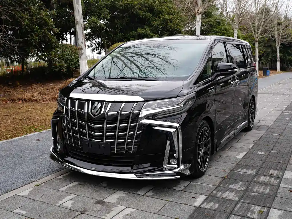 Toyota Alphard 2021 — фото 1