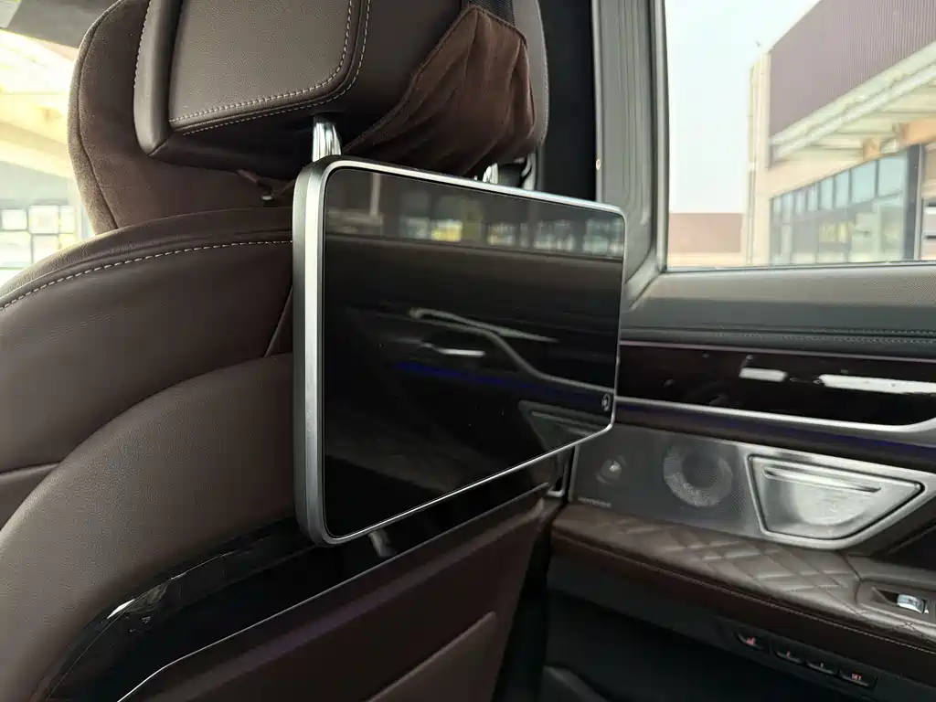 BMW 7 Series 2022 — фото 17